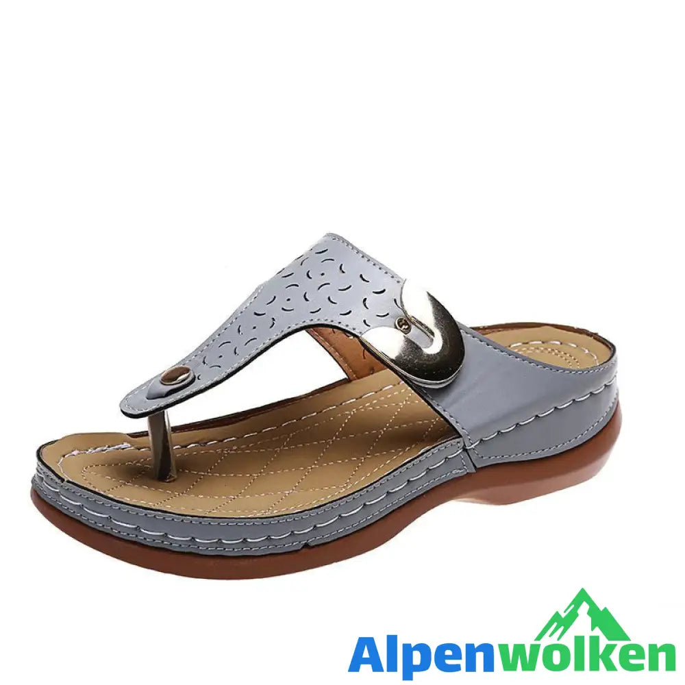 Alpenwolken - 2023 Neue Damen-Metalldekor-Funktionsmuster-Keil-Flip-Flops