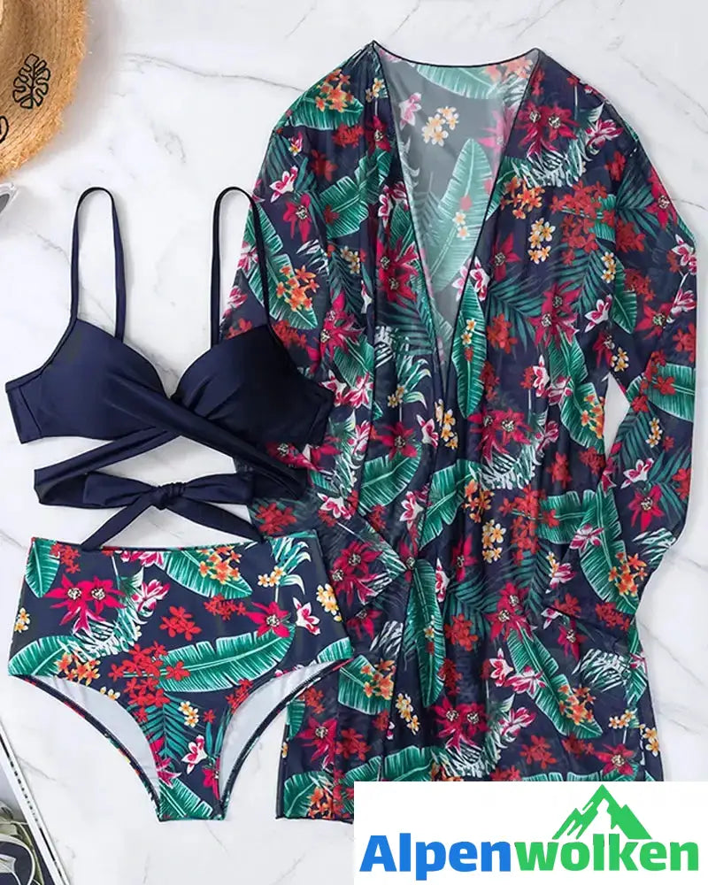 Alpenwolken - Bikinis und Cover-Ups mit Blumenmuster