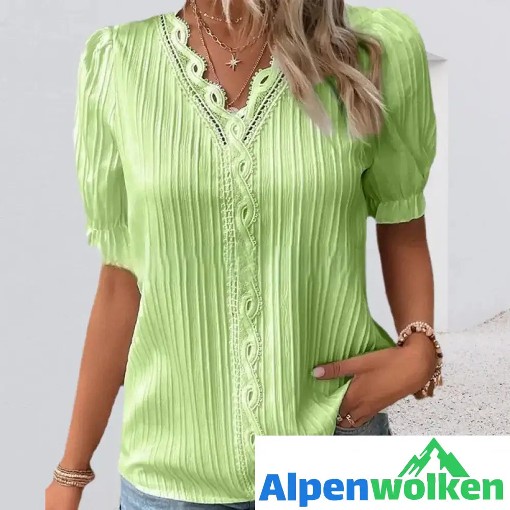 Alpenwolken - Elegante Bluse mit V-Ausschnitt und schlichter Spitze