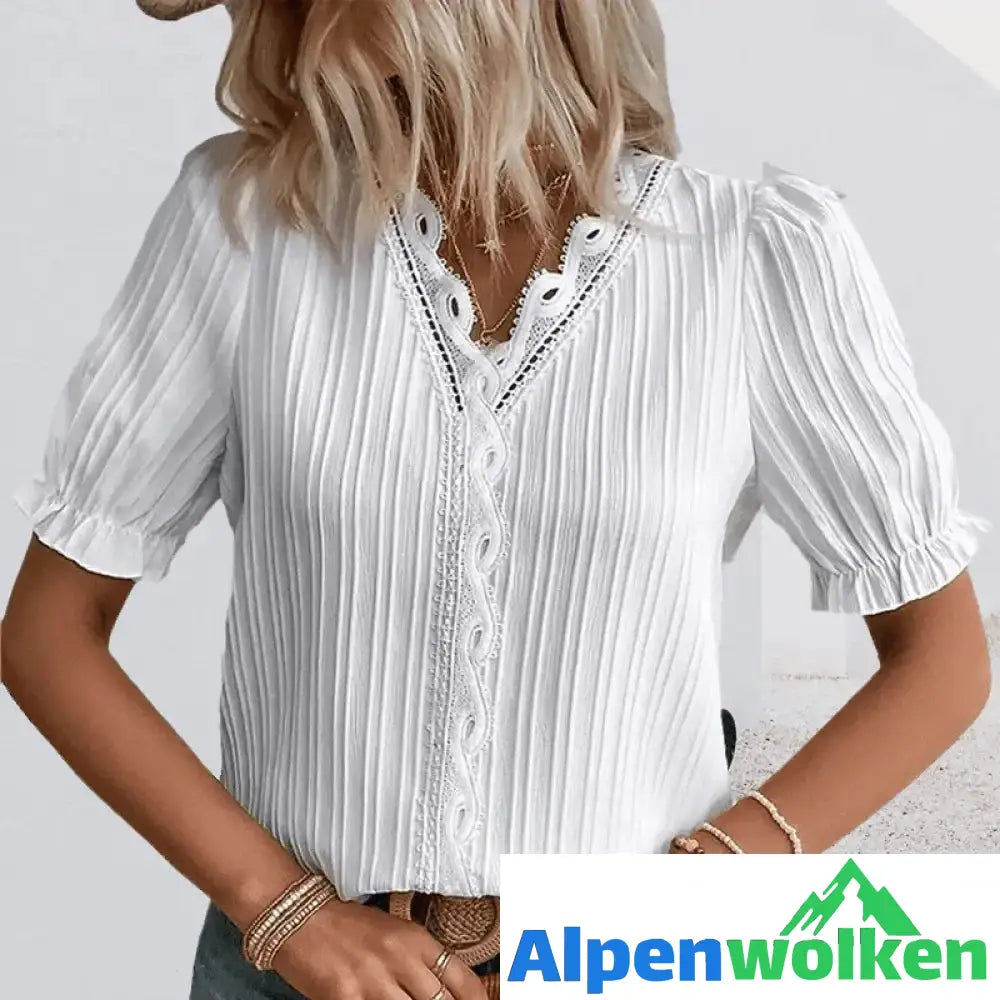 Alpenwolken - Elegante Bluse mit V-Ausschnitt und schlichter Spitze