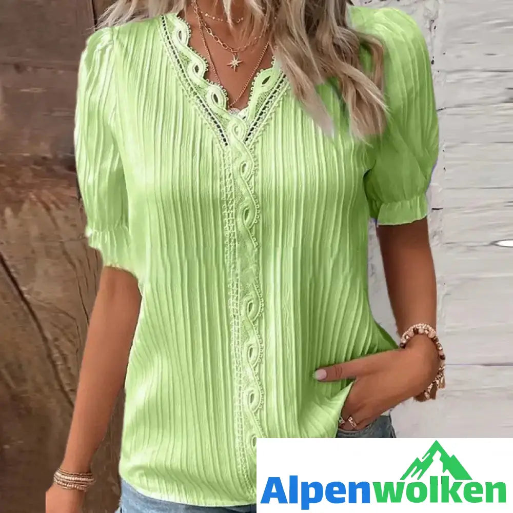 Alpenwolken - Elegante Bluse mit V-Ausschnitt und schlichter Spitze grün