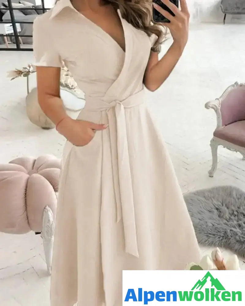 Alpenwolken - Kleid in A-Linie mit kurzen Ärmeln Beige