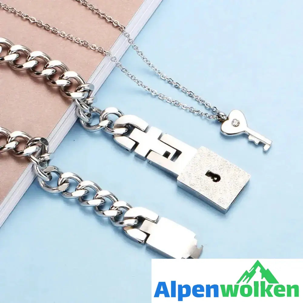 Alpenwolken - Konzentrisches Schlossarmband mit Schlossschlüsselanhänger