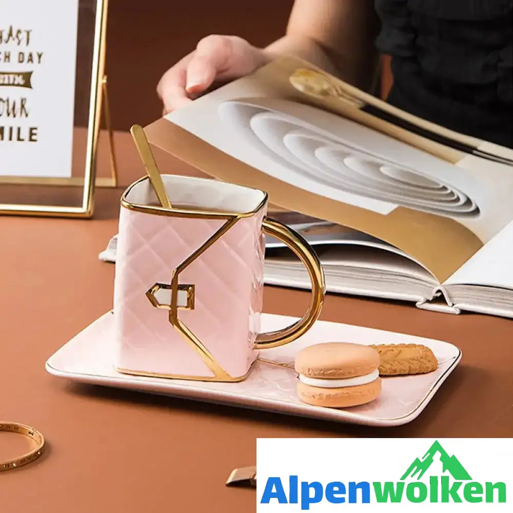 Alpenwolken - Kreative Tasse in Handtaschenform mit Untertasse und Löffel