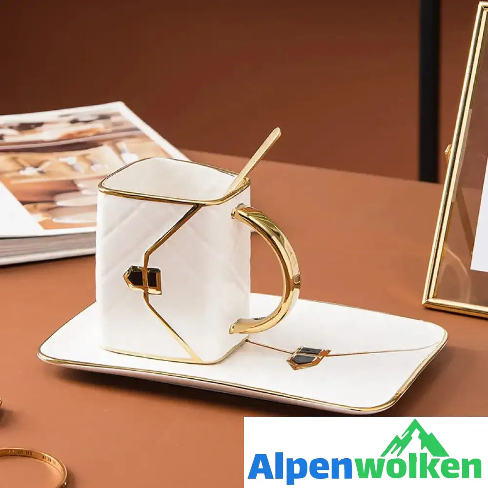 Alpenwolken - Kreative Tasse in Handtaschenform mit Untertasse und Löffel weiß