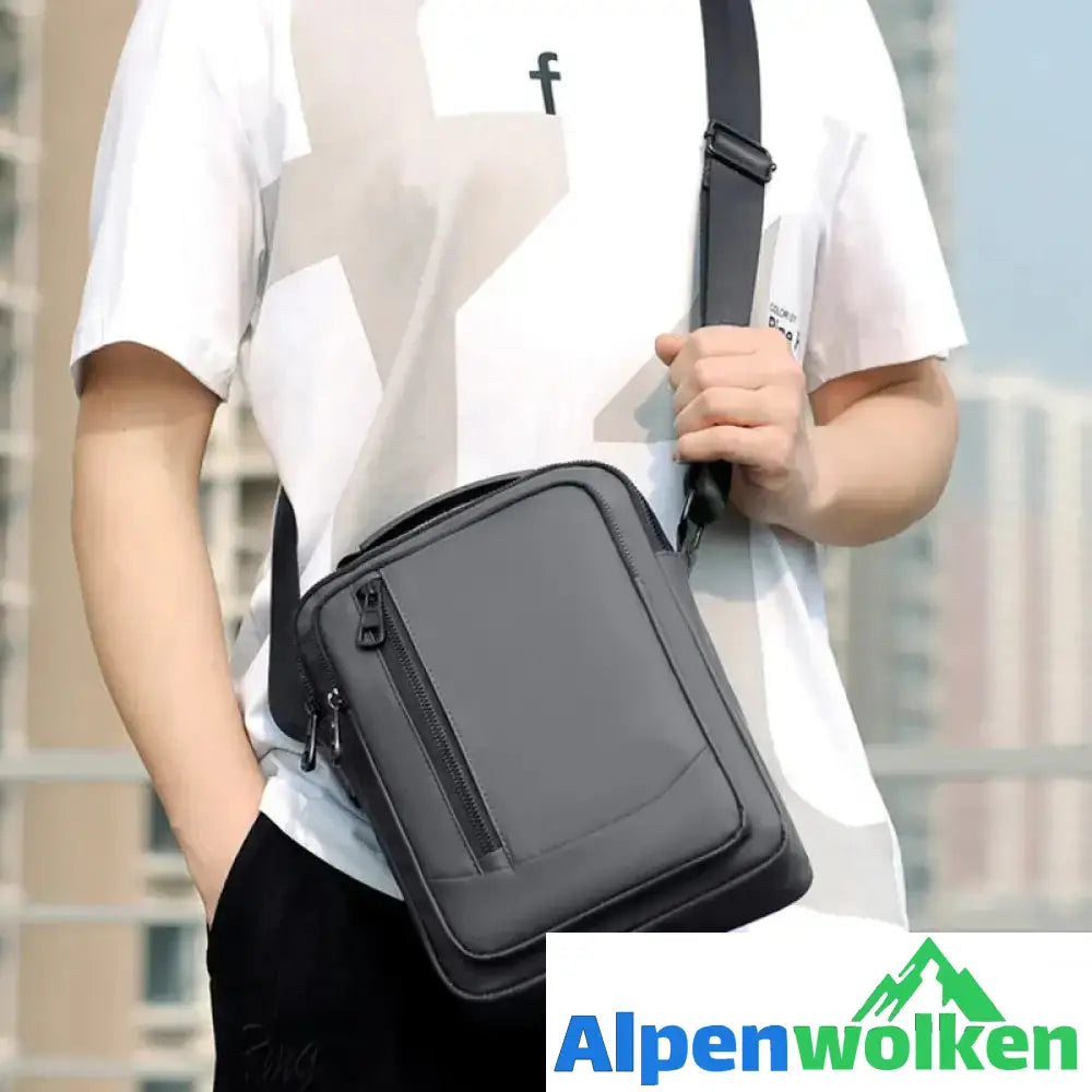 Alpenwolken - Lässige Outdoor-Schultertasche für Herren