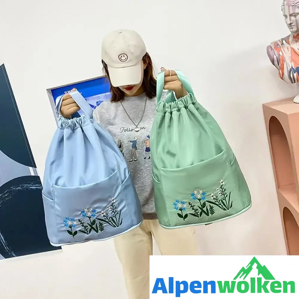 Alpenwolken - Multifunktionale Fitness-Reisetasche