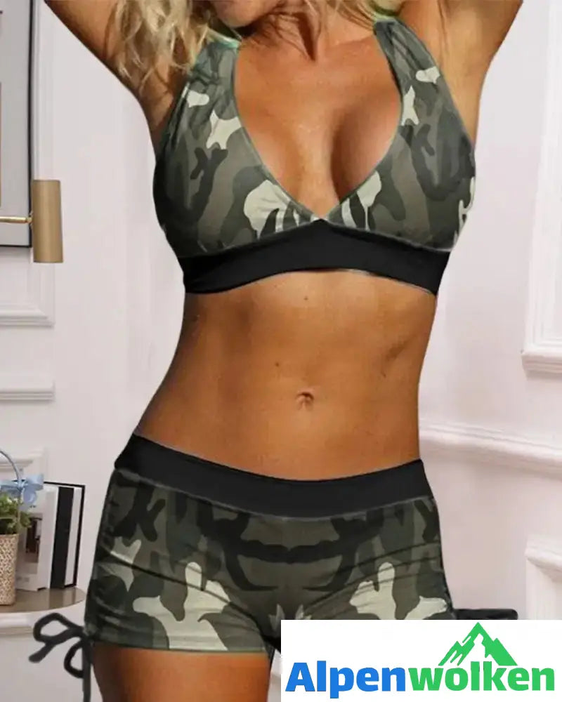 Alpenwolken - Neckholder-Bikini mit Camouflage-Print