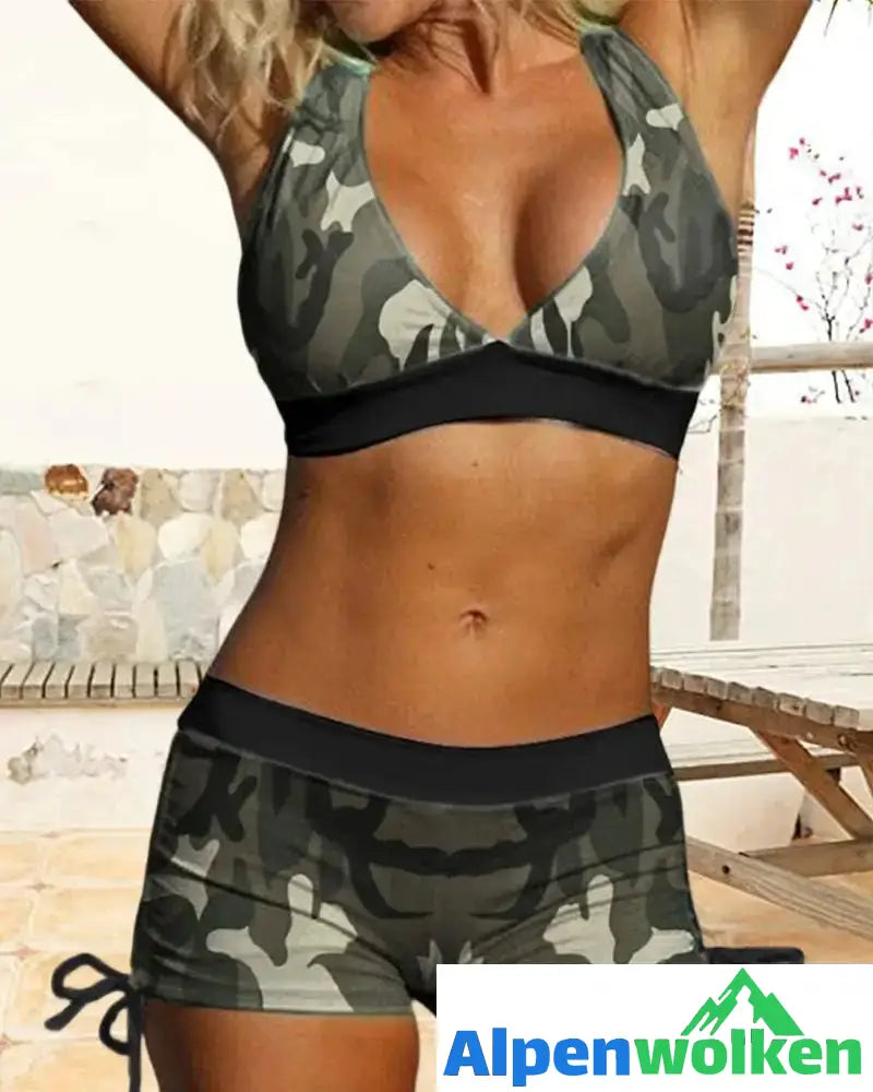 Alpenwolken - Neckholder-Bikini mit Camouflage-Print