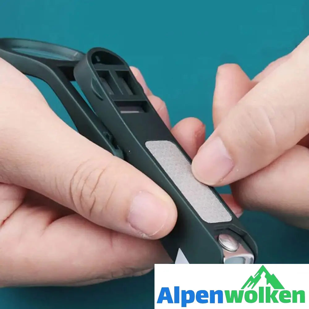 Alpenwolken - Portable Nail Clipper With Magnifier