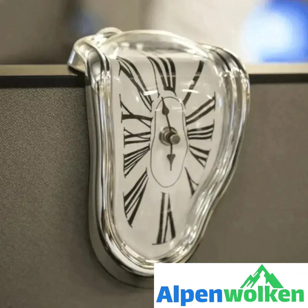 Alpenwolken - Schmelzende verzerrte fließende Uhr