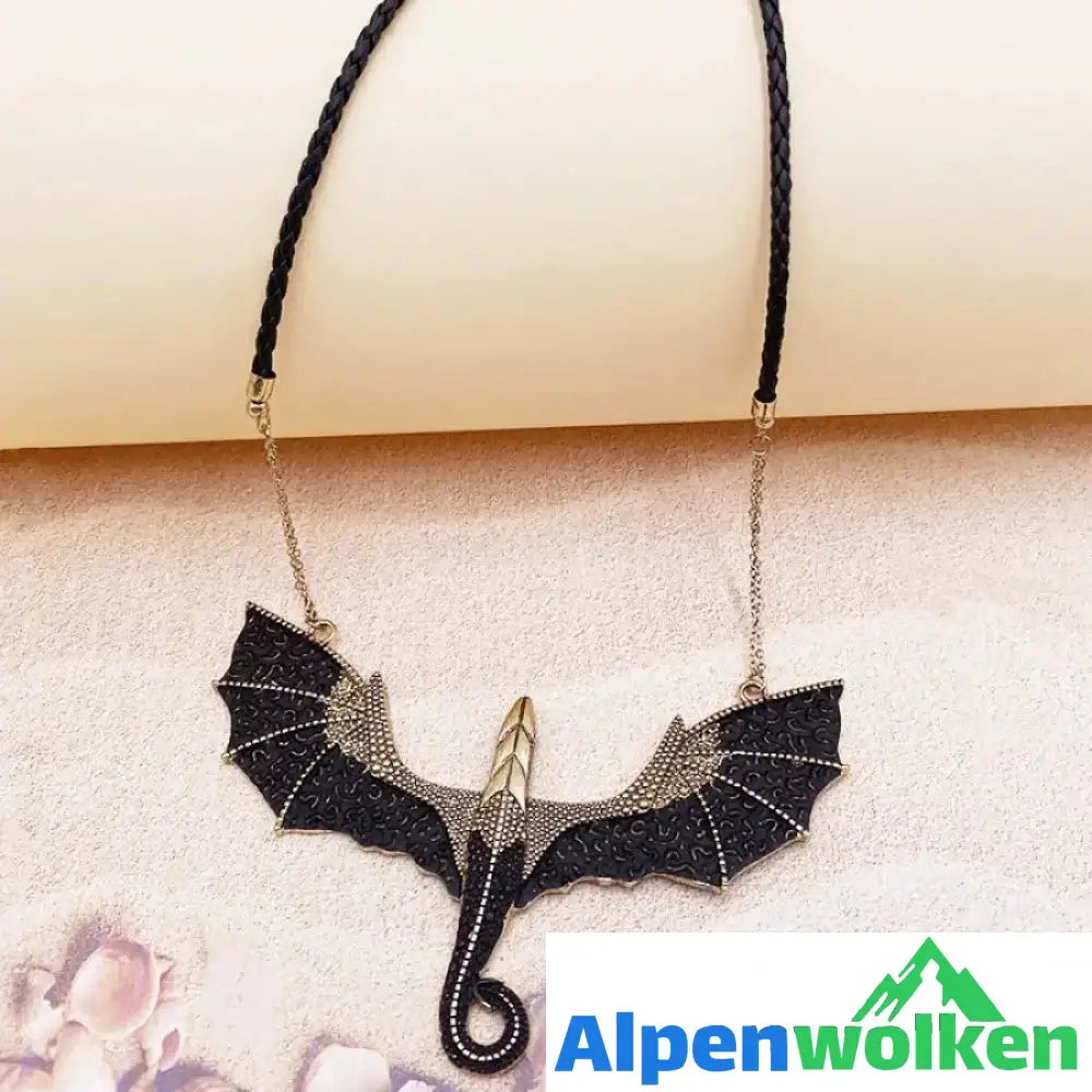 Alpenwolken - Schwarze geflügelte fliegende Drachenhalskette