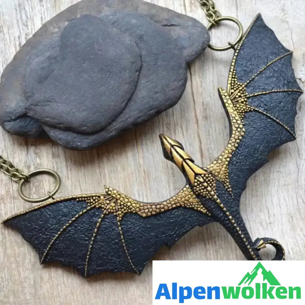 Alpenwolken - Schwarze geflügelte fliegende Drachenhalskette