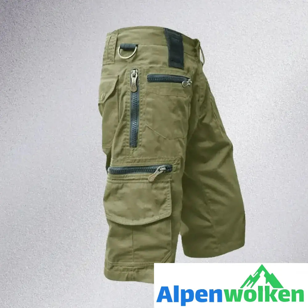 Alpenwolken - Vielseitige Sportshorts für Herren Grün